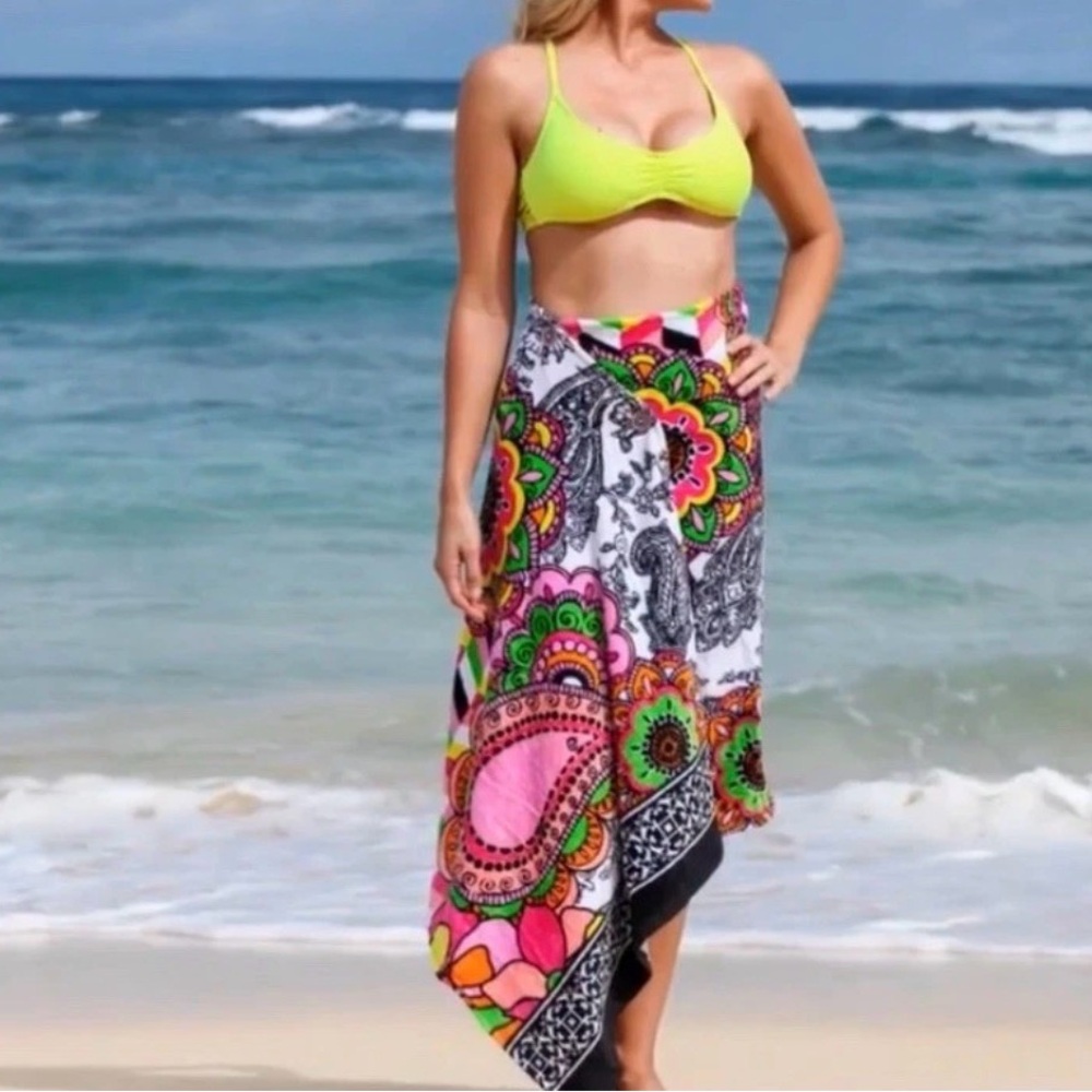 Simple Sarongs Dimond Paridise Floral (Microfiber) Sarong/Beach Wrap
